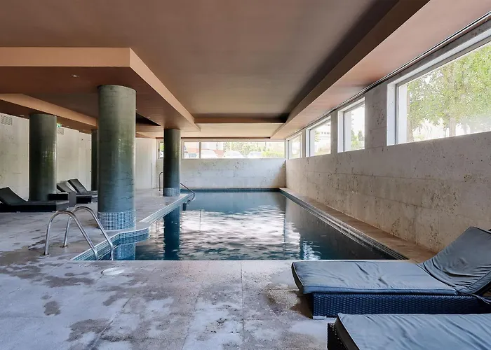2 Bdr Apartment W/Pool And Jacuzzi By Lovelystay